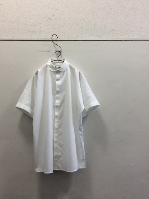 LES TROPHEES POUR QUILP/Round Collar Short Sleeve Shirt
